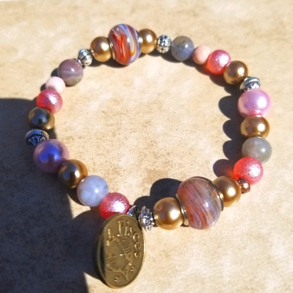Pisces Unisex Multicolor Beaded Bracelet - Picture 1 of 2